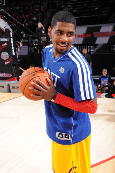 卖奖杯、卖主力、等收购，破产后的球队何去何从（变卖奖杯与主力、寄望收购：破产球队路在何方）