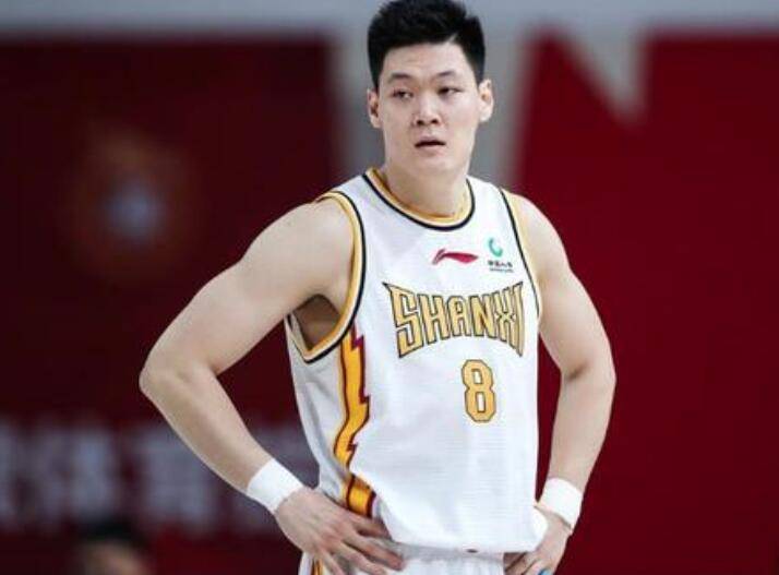 肖赧谈中超赛程安排：倒数第二轮不同时开球这一点就挺业余（肖赧评中超赛程：倒数第二轮未统一开球，显得很业余）