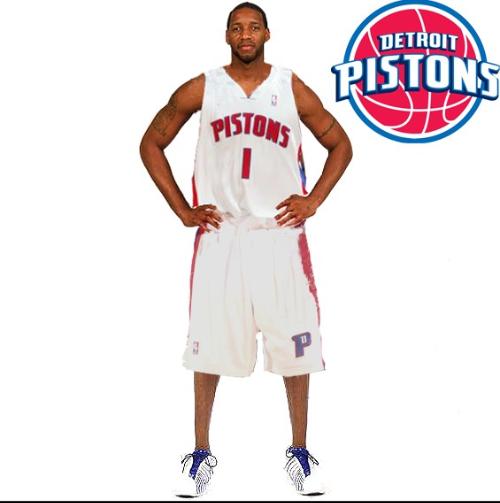 中后卫精准补防，挽救球队险境（中后卫及时补防，化解球队危机）