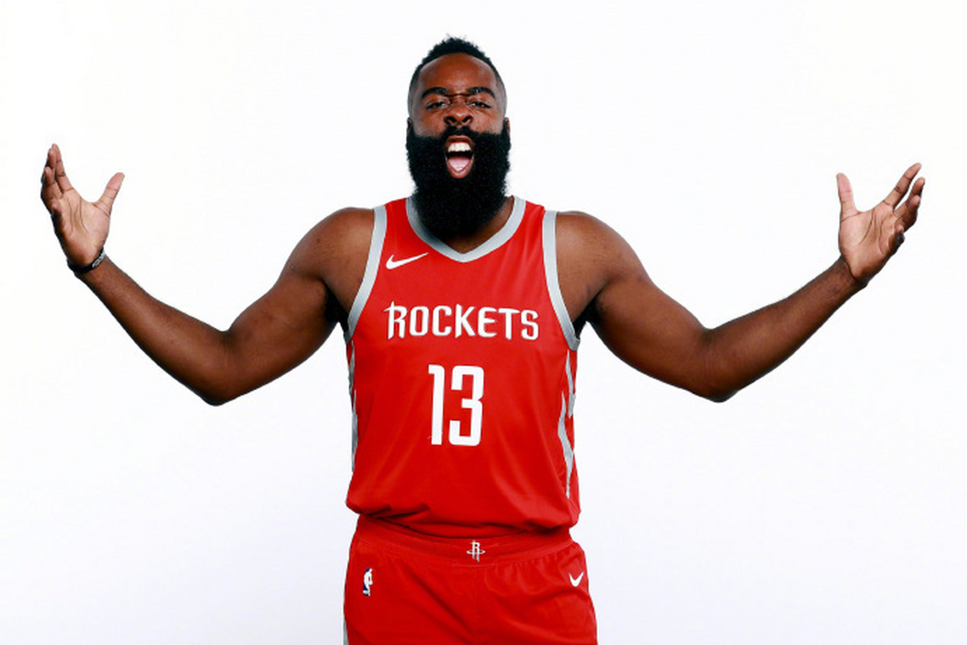 切特用一个词形容队友：SGA&杰伦威有型 卡鲁索（秃头）防守（切特用一个词评价队友：SGA与杰伦威“有型”，卡鲁索“防守”）