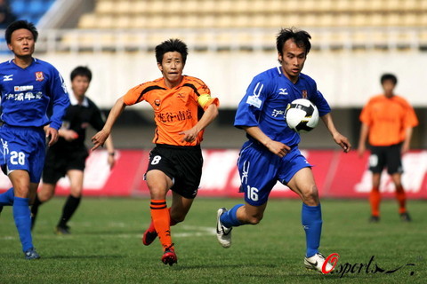 欧冠夺冠赔率：利物浦1赔5居首 3强并列紧追（欧冠冠军赔率更新：利物浦以1赔5领跑，三强并列紧随其后）