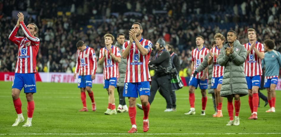 半场：米兰1-2都灵，拉比奥世界波，托莫里送点，莱奥伤退（半场战报：米兰1-2落后都灵，拉比奥轰出世界波，托莫里送点，莱奥伤退）