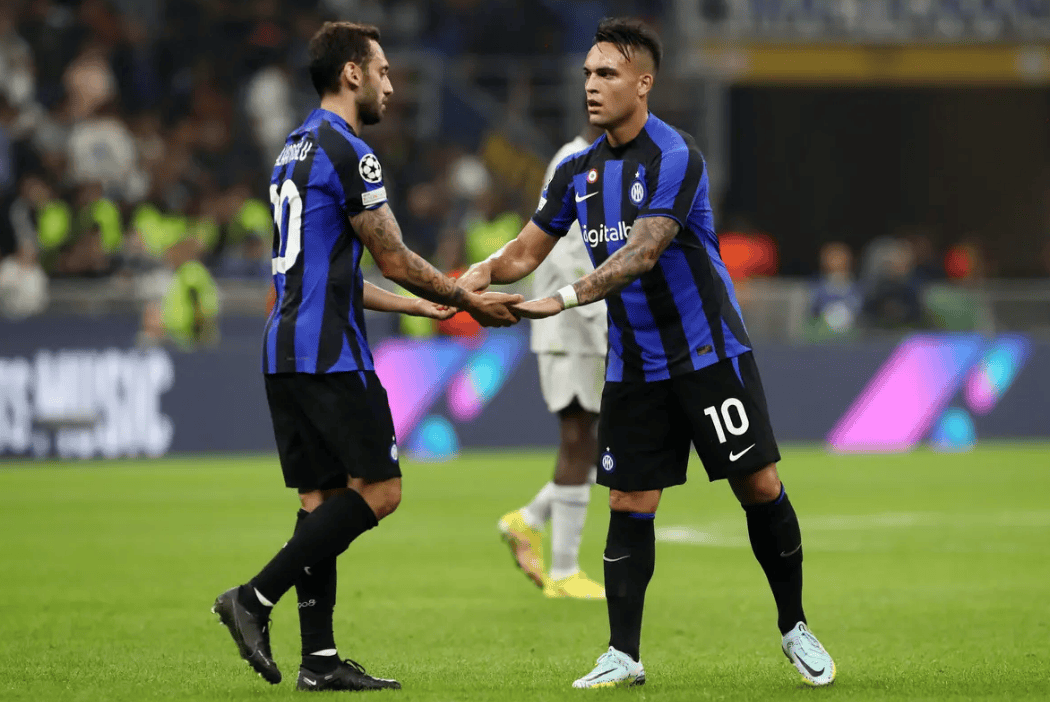 拜仁德甲13轮净胜球+40五大联赛第一，比第二名巴萨多了15球（德甲13轮过后，拜仁净胜球+40领跑五大联赛，领先巴萨15球）