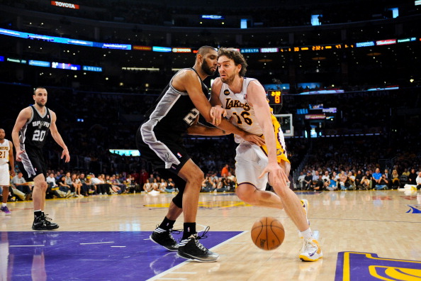 12 投 38 分，效率惊人（12次出手斩获38分，效率爆棚）