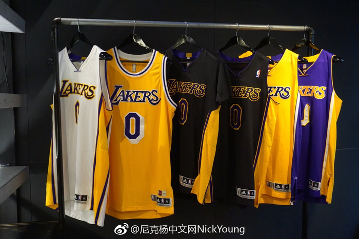 如何评价哈维·阿隆索的球员生涯，他的表现怎么样？（哈维·阿隆索球员生涯回顾：他的发挥究竟如何？）