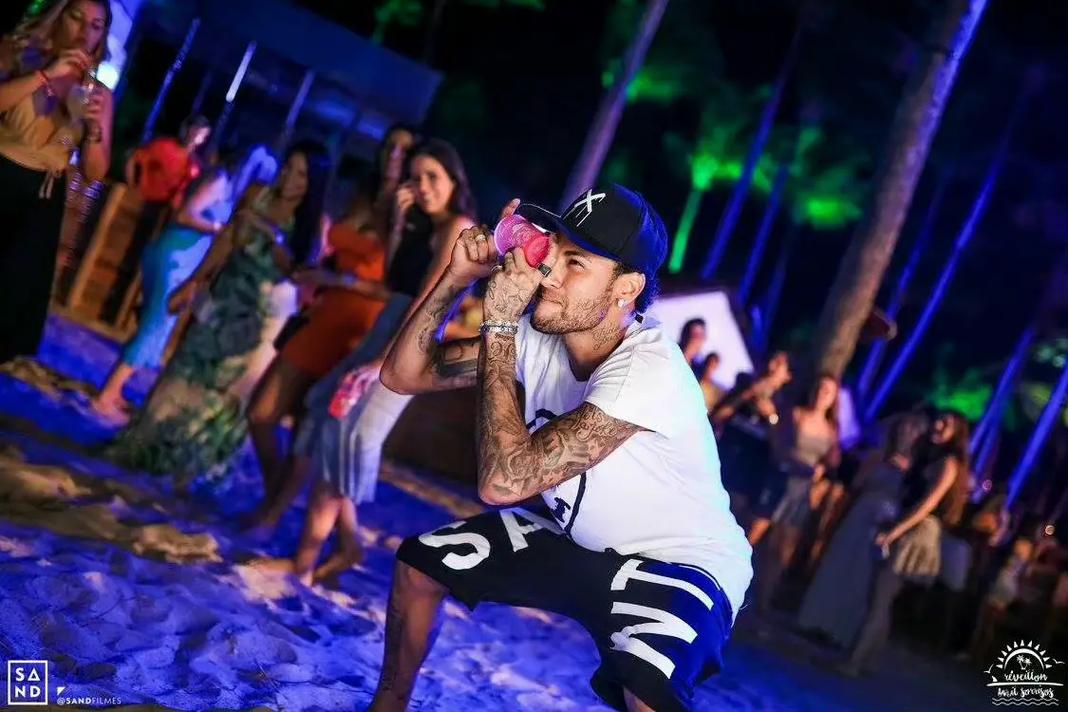 NBA战报：唐斯35分18板，尼克斯119-104轻取黄蜂（NBA快讯：唐斯砍35分18板，尼克斯119-104轻取黄蜂）