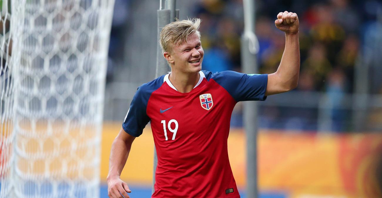 记者：莱万腿筋不适缺席训练，将无缘本轮国王杯比赛（记者：因腿筋不适缺席训练，莱万无缘本轮国王杯）