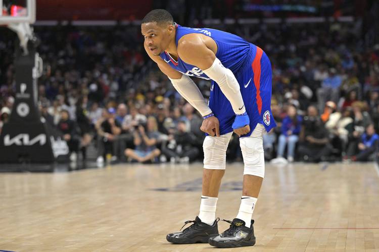 记者：曼奇尼执教萨德年薪1100万欧，成为世界薪酬第9高教练（曼奇尼以1100万欧年薪执教萨德，位列全球第九高薪主帅）