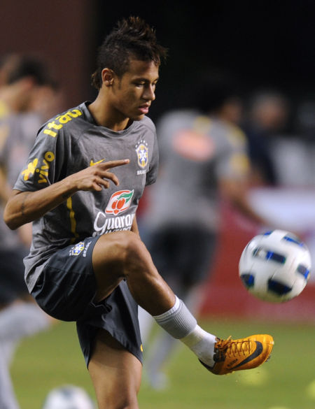 大巴黎官方：登贝莱已经进入恢复期的最后阶段（巴黎圣日耳曼官宣：登贝莱康复进入收尾阶段）