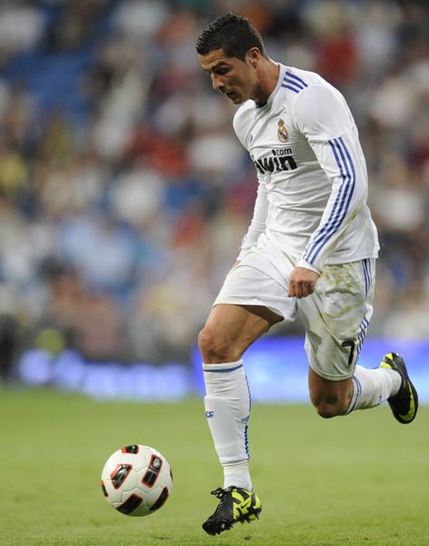 0-2！阿森纳或崩盘，切尔西爆冷，搅乱英超，曼城渔翁得利，冠军有变（英超格局突变：阿森纳0-2受挫陷危机，切尔西爆冷搅局，曼城坐收渔利，冠军悬念升级）