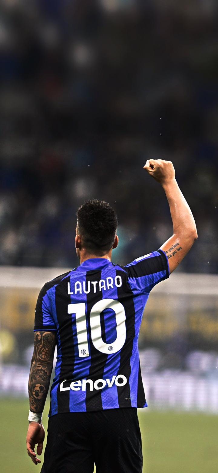 踢球者：于帕原则上愿意留在拜仁，但续约条款必须让他满意（踢球者：于帕倾向留守拜仁，但续约条件须令其满意）