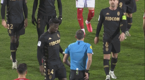 沙特联前瞻：利雅得新月两大将缺席，塞哈特海湾攻强守弱（沙特联前瞻：利雅得新月两主力无缘出战，塞哈特海湾攻强防弱）