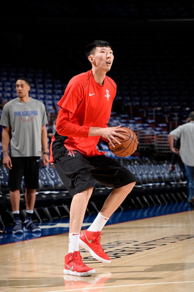 话中有话？张本智和黑脸：很多事自己不想说，下一站照样冲击冠军（言外有意？张本智和绷着脸：很多事不便多谈，下一站照样冲击冠军）