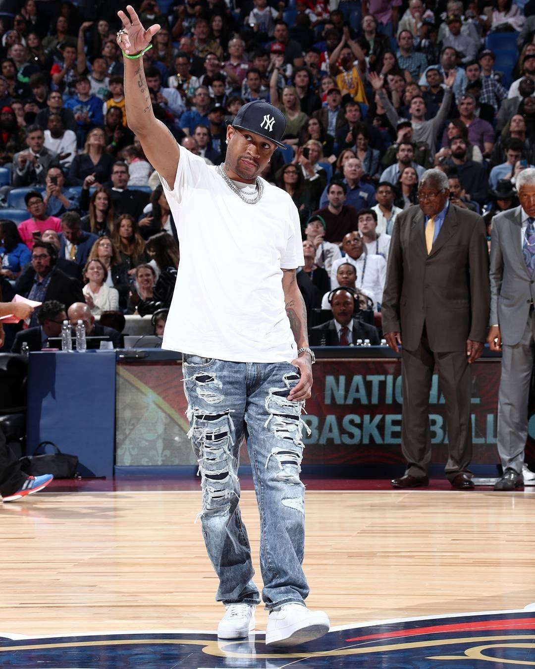 官方：拜仁女足与日本女足国脚谷川萌萌子续约至2029年（拜仁女足官宣与日本国脚谷川萌萌子续约，合同至2029年）