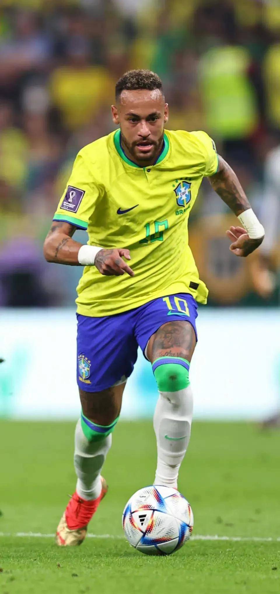 历经9场比赛的空缺，卡斯尔终于迎来了他的复出之战。（缺席9场后，卡斯尔终于迎来复出之战）