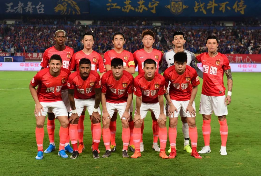 全欧哄抢！记者：利物浦切尔西曼城热刺关注19岁前锋迪奥曼德，标价一亿（记者：欧洲豪门围抢！利物浦、切尔西、曼城与热刺盯上19岁锋线新星迪奥曼德，标价达一亿）