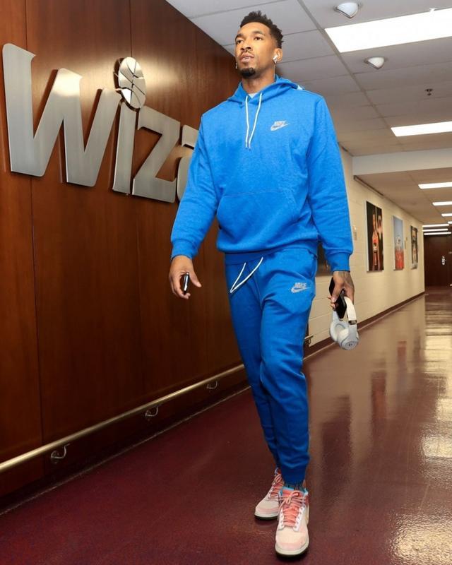 篮球NBA大交易流言四起，多队积极运作（NBA大交易传闻升温，多队密集运作）