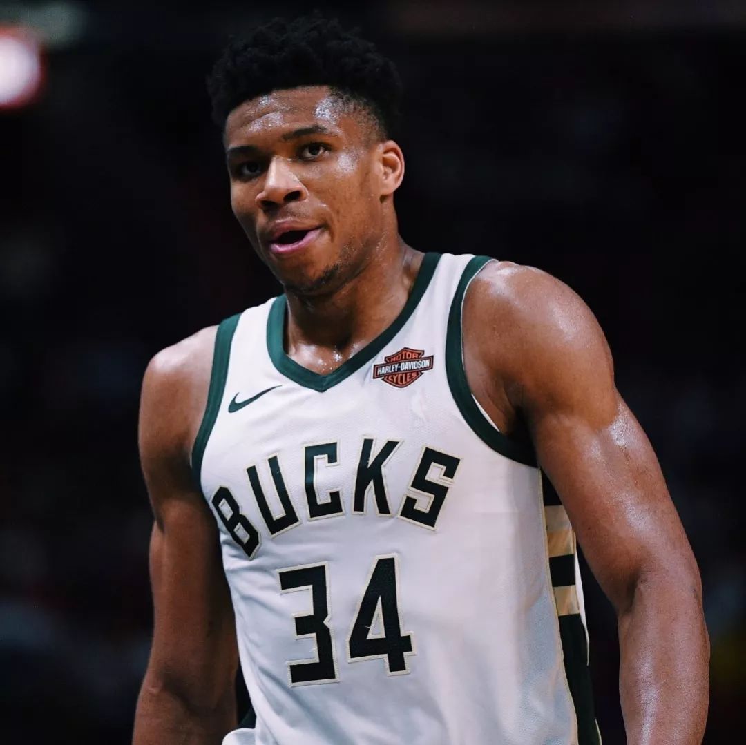 每体：拉菲尼亚伤愈复出在即，有望入选对阵毕包的大名单（每体：拉菲尼亚即将伤愈回归，或将进入对阵毕包的大名单）