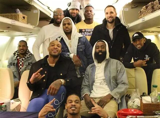 恩里克：大巴黎展现出高水准，首次看到门将连续4次扑点（恩里克：巴黎展现顶级水准，首次见门将连扑4个点球）