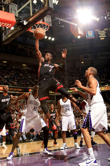 森林狼vs尼克斯前瞻：爱德华兹PK唐斯，布伦森确定缺席（森林狼vs尼克斯前瞻：爱德华兹唐斯双核领衔，布伦森确认缺阵）