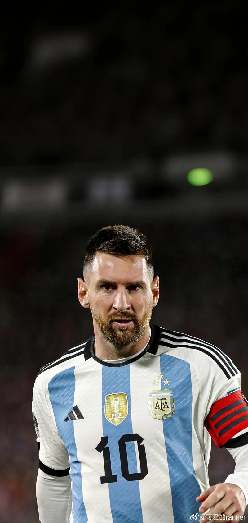 掘金半场4人得分上双，约基奇10分6助攻4篮板（半场结束掘金四人上双，约基奇10分6助4板）